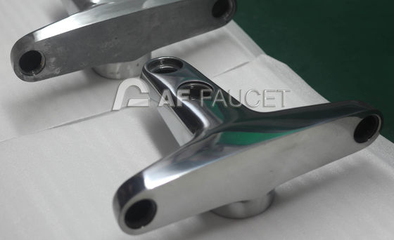 Machine de polissage automatique CNC universel pour les robinets en alliage de zinc et en acier inoxydable