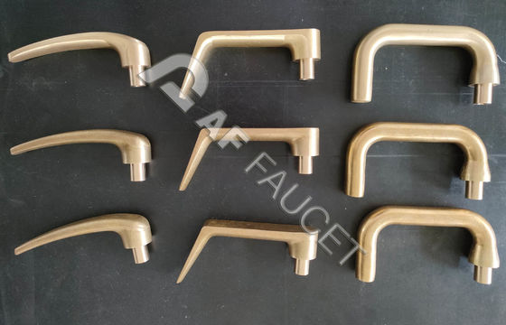 Machine de polissage de la surface du robinet de miroir à manche CNC Machine de polissage de la poignée pour les articles sanitaires
